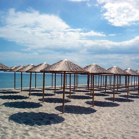 Hotel White Rose Beach Olympiakí Aktí Kültér fotó