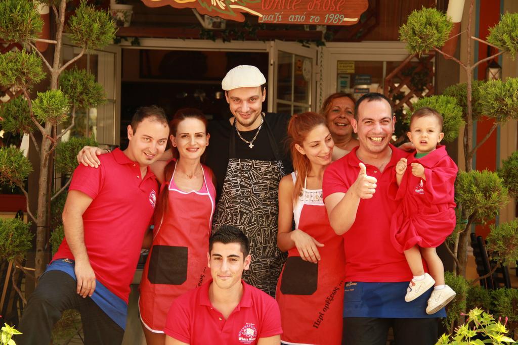 Hotel White Rose Beach Olympiakí Aktí Kültér fotó
